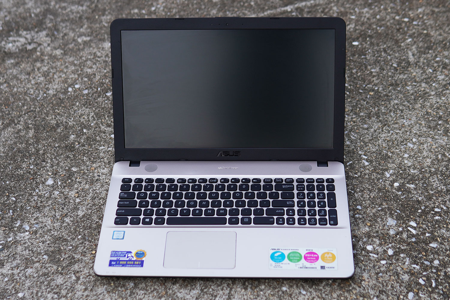 Laptop Asus X541U I5-7200U/ Ram 4Gb/ 120Gb Ssd/ Hdd 1Tb/ Nvidia Geforce  920Mx/ 15.6