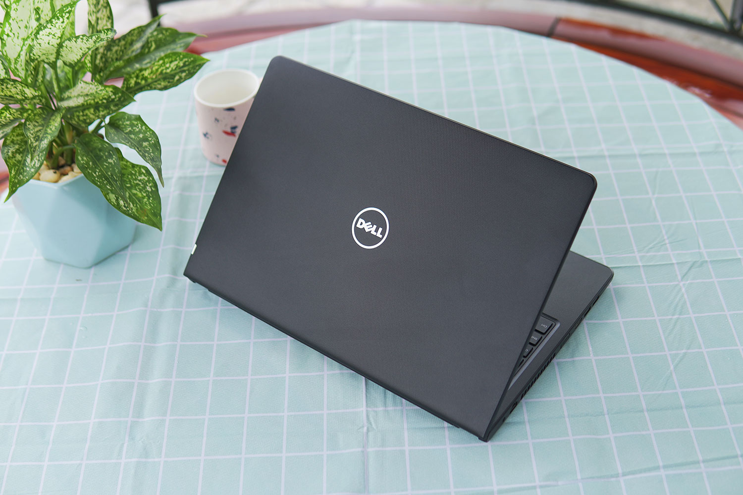 Laptop Dell Vostro 3568 i7-7500U/ 8GB/ 256GB SSD/ AMD Radeon R5 M420 ...